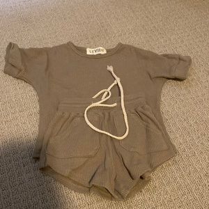 Seviin matching short set